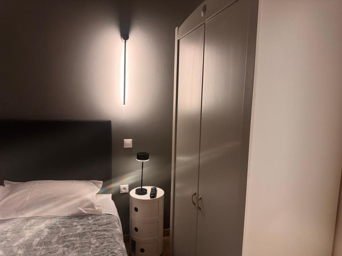 Alexander Luxury Sea Apartments Néa Khilí Buitenkant foto